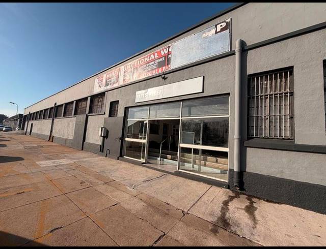 INDUSTRIAL PROPERTY TO RENT IN NORTH END